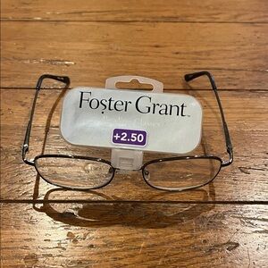 Foster Grant Reading Glasses +2.50. New!